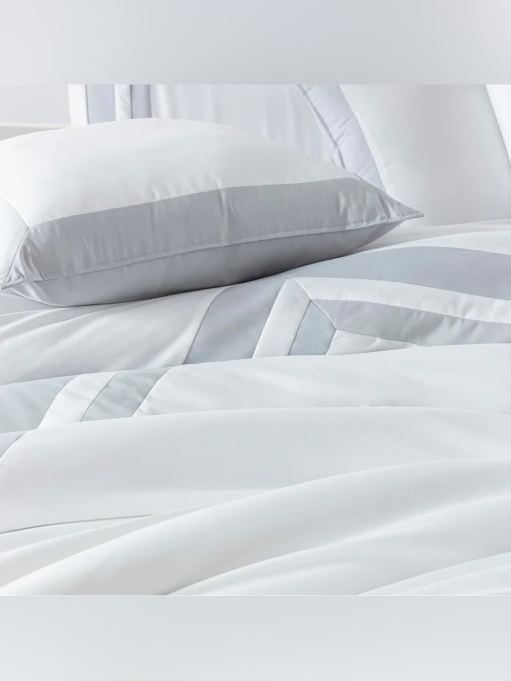 White and Light Gray Stripe cal king 3 piece Comforter Set - Picture 3 of 5